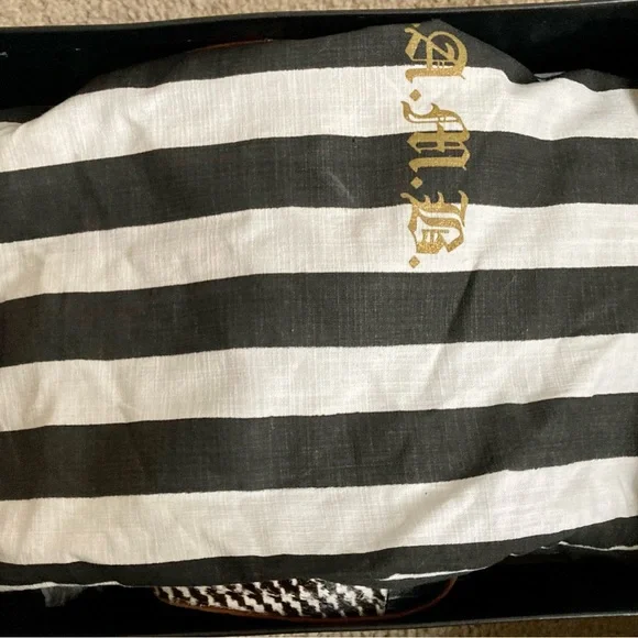 L.A.M.B - NWT Houndstooth Juva Calf Hair Heels/pumps. Beverly Hills Macys. - Picture 16 of 16